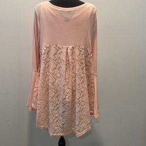 Olivia & Grace Top Tunic Women SizeL Light Pink Light Knit Lace Romantic Whimsy